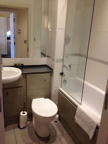 Crown Apartments 3B By Week2Week Newcastle upon Tyne United Kingdom