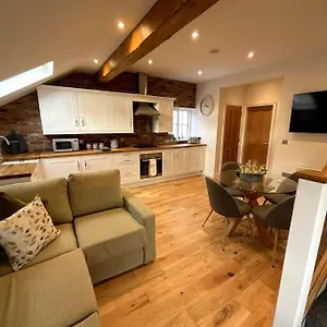 apt-d-in-old-grade-2-converted-farmhouse.yorkshirehotels.net/